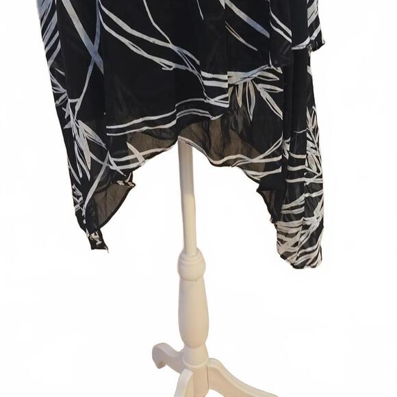 Chic Alfani Black & White Floral Tunic Top, 1X - Picture 8 of 8